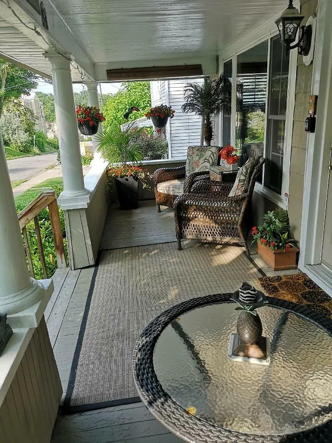Your Oasis In Niagara Falls Canada 0*,