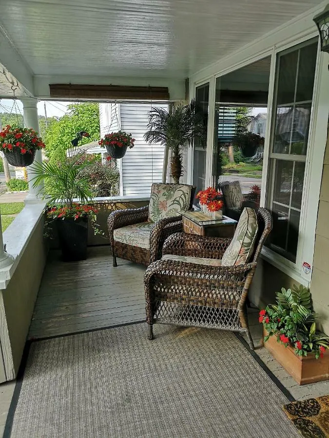 Your Oasis In Niagara Falls Canada Apartment